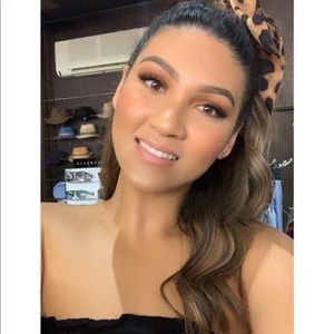 Meet your Posher, Annalise